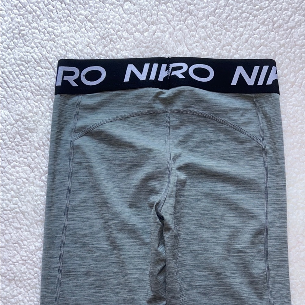 Nike Pro Gray Leggings for Ultimate Performance - Picture 8 of 10